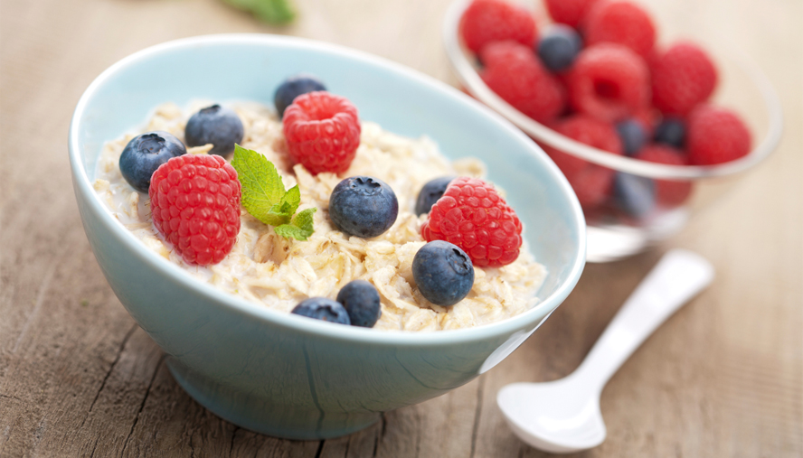 Oatmeal with berries